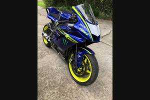 Lackierte Rennverkleidung Yamaha R6 2017 - 2026 - MXPCRV7232