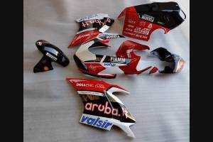 Complete and painted fairings with back seat Neoprene seat DUCV4AR17