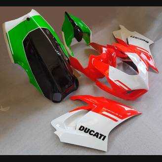 Complete and painted fairings with back seat Neoprene seat DUCV4FE