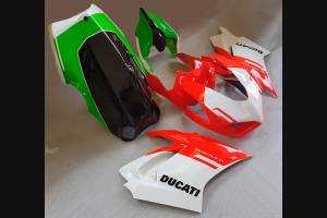 Complete and painted fairings with back seat Neoprene seat DUCV4FE
