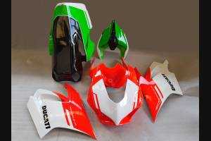 Complete and painted fairings with back seat Neoprene seat DUCV4FE