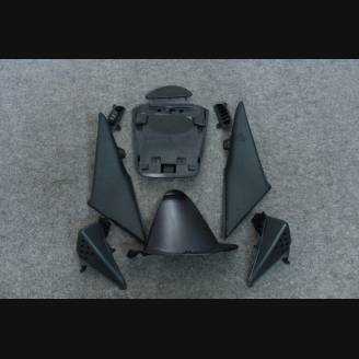 Complete and unpainted fairing in abs with front fender 