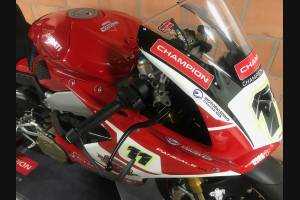Complete and painted fairings with back seat Neoprene seat DUCV4CHP