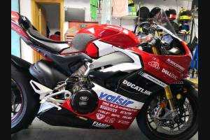 Complete and painted fairings with back seat Neoprene seat DUCV4AR17LU