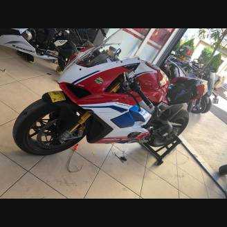 Complete and painted fairings with back seat Neoprene seat DUCV4WTRE