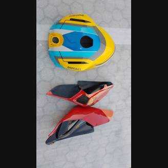 Complete and painted fairings with back seat original seat DUC99WLM