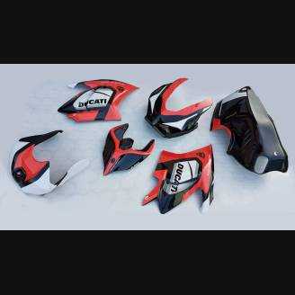 Complete and painted fairings with back seat Neoprene seat DUCV4LMT