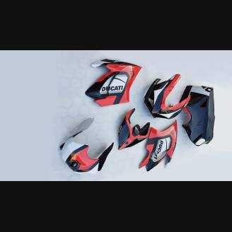 Complete and painted fairings with back seat Neoprene seat DUCV4LMT