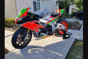 Carénages peinture RSV4RFW