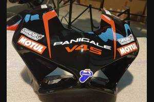 carenado completo con guardabarros Barnizado Colin Neoprene DUCV4BR18