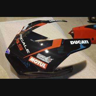 Complete and painted fairings with back seat Neoprene seat DUCV4BR18