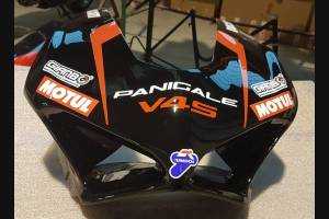 carenado completo con guardabarros Barnizado Colin Neoprene DUCV4BR18