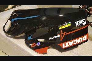 Complete and painted fairings with back seat Neoprene seat DUCV4BR18