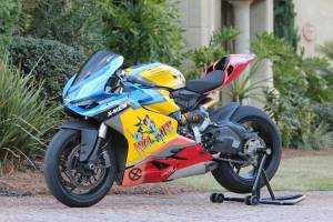 Complete and painted fairings with back seat original seat DUC99WLM