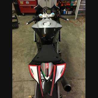 Lackierte Rennverkleidung Aprilia RSV4 2015 - 2020 Schnellverschlüsse frei - MXPCRV11788