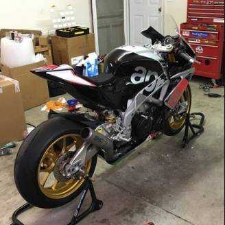 Lackierte Rennverkleidung Aprilia RSV4 2015 - 2020 Schnellverschlüsse frei - MXPCRV11788