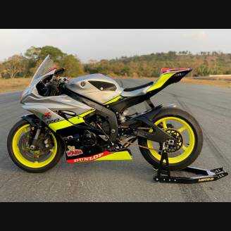 Complete and painted fairings YMR617 ANV