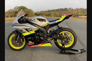 Complete and painted fairings YMR617 ANV