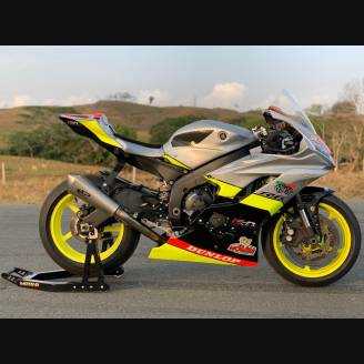 Complete and painted fairings YMR617 ANV