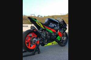 carenado barnizado RSV4 AP15 VTC
