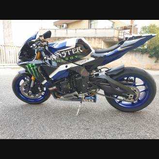 Complete and painted fairings YAMGR17
