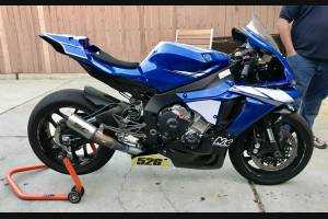 Motoxpricambi Race Package Peint : Carénages + Crochets rapides + Vis YARTVS2