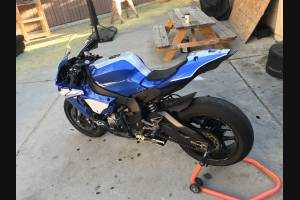 Paquete Motoxpricambi para el circuito Barnizado : Carenado + tornilleria rapida + Screws YARTVS2
