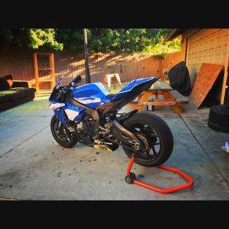 Motoxpricambi Race Package Peint : Carénages + Crochets rapides + Vis YARTVS2