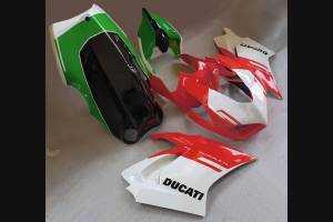 Complete and painted fairings with back seat DUCV4 FERED