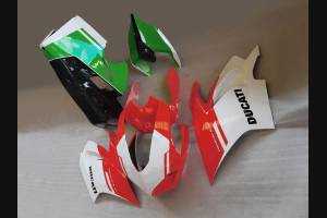 Complete and painted fairings with back seat DUCV4 FERED