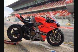 Complete and painted fairings with back seat seat DUCV4MT18 fluo