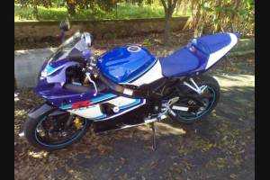 Painted street fairings in abs compatible with Suzuki Gsxr 600/750 2004 - 2005 - MXPCAV1626