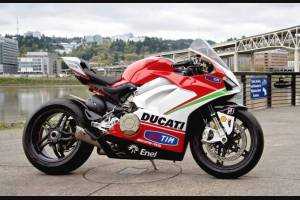 Painted street fairings in abs compatible with Ducati Panigale V4 V4S for Akrapovic exhaust - MXPCAV7368