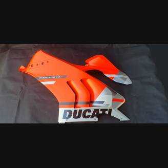 Carene stradali in abs verniciate compatibili con Ducati Panigale V4R per scarico Akrapovic Matt fluo - MXPCAV11956