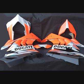 Carene stradali in abs verniciate compatibili con Ducati Panigale V4R per scarico Akrapovic Matt fluo - MXPCAV11956