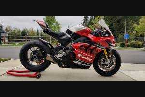 Painted street fairings in abs compatible with Ducati Panigale V4R for Akrapovic exhaust - MXPCAV12761
