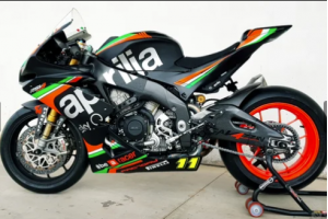 Lackierte Rennverkleidung Aprilia RSV4 2015 - 2020 - MXPCRV12762