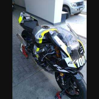 Lackierte Rennverkleidung Yamaha R1 2020 - MXPCRV12820