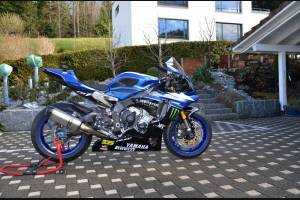 Lackierte Rennverkleidung Yamaha R1 2020 - 2021 + Schrauben, Schnellverschlüsse -MXPCRV12876