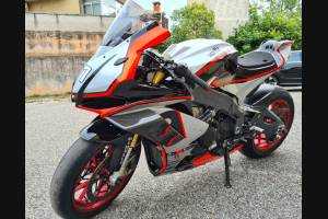 Lackierte Rennverkleidung Aprilia RSV4 2015 - 2020 - MXPCRV13863