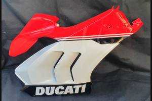Carene stradali in abs verniciate per Ducati Panigale V4 V4S per scarico Akrapovic 2020 - 2021 - MXPCAV12786