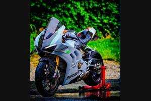 Carene stradali in abs verniciate per Ducati Panigale V4 V4S per scarico Akrapovic 2020 - 2021 - MXPCAV12702