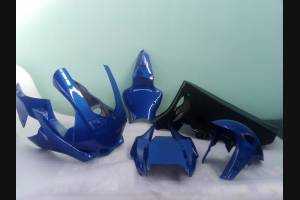 Painted Race Fairings Yamaha R1 2015 - 2019 in 2 Colours like the picture + stickers 