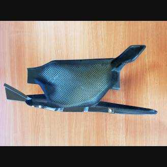 Basculante de carbono cubierta