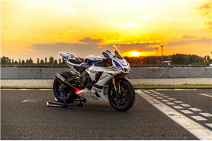 Lackierte Rennverkleidung Yamaha R1 2020 - 2024 - MXPCRV17717