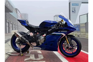 Lackierte Rennverkleidung Yamaha R9 2025 - MXPCRV18034