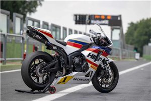 Lackierte Rennverkleidung Honda Cbr 600 RR 2024 - 2025 - MXPCRV18355