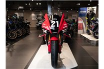 Lackierte Rennverkleidung Yamaha R1 2020 - 2025 - MXPCRV18408 2