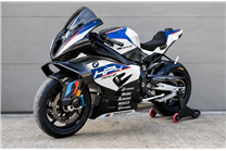 Lackierte Racing-Verkleidung für BMW M 1000 RR 2025–2026 + Tankabdeckung + Flügel Rechts und Links - MXPCRV19596