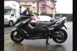 Carenage en abs pour la roue avec peinture compatible avec Yamaha T Max 500 2008 - 2011 - MXPCYT4565